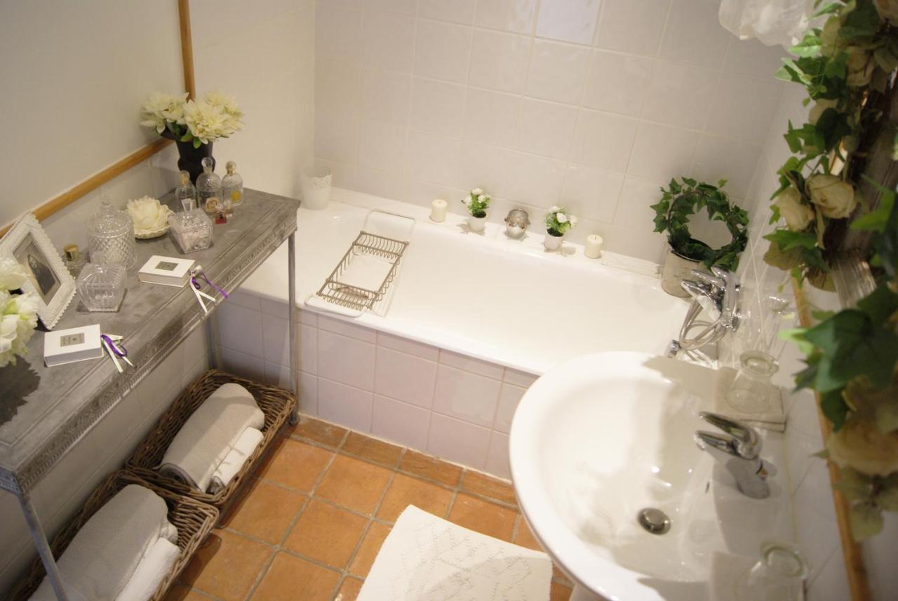 La Ferme De Gigognan Bed & Breakfast Avignon Eksteriør bilde